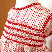 スモッキング刺繍ワンピース　